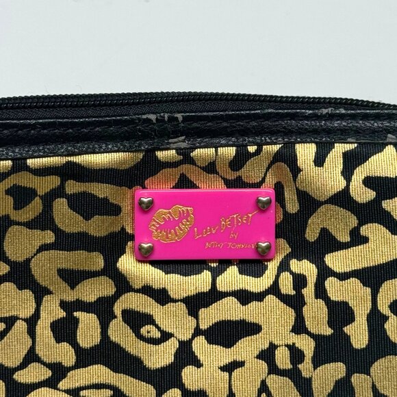 Luv Betsey by Betsey Johnson Cheetah Wristlet – NWT (Flaw Noted) - Picture 12 of 12